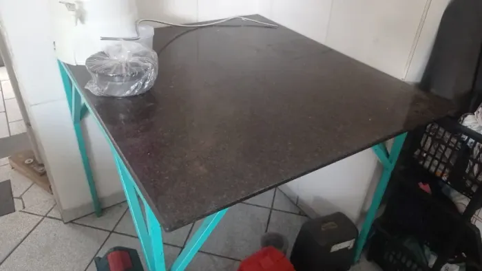 Mesa mármore simples grande ideal temperar chocolate pra pascoa