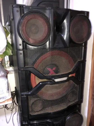 VENDO PAR DE CAIXA 400. PRA NEGOCIAR!! 