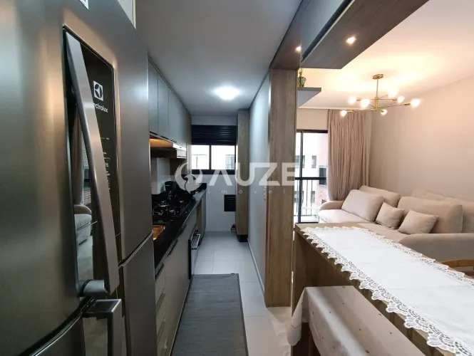 Lindo Apê recém mobiliado e decorado, PORTEIRA FECHADA, nunca habitado, com suíte, sacada 