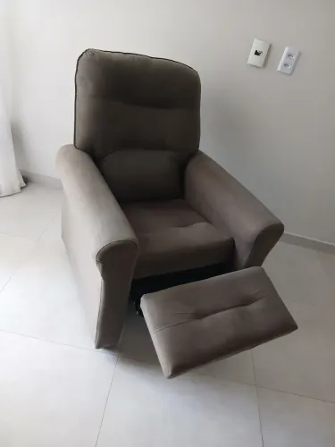 Poltrona do Papai Reclinável em Suede - Excelente Estado