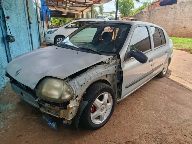 Renault Clio RN/ Expression 1.6 16V 5P 2001