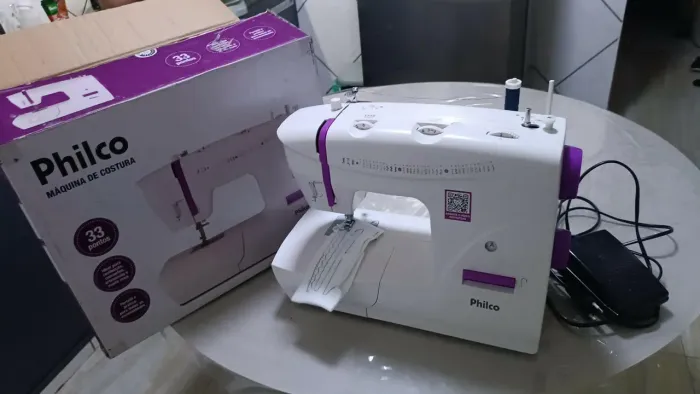 Máquina de Costura 33 Pontos Philco NOVA