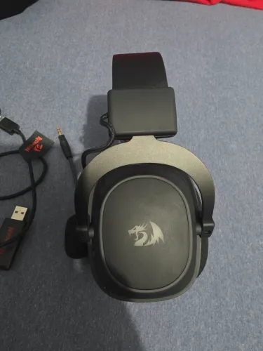 Headset Gamer Redragon Zeus Pro Preto Sem Fio 7.1 H510-PRC