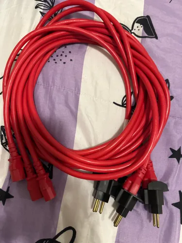 Kit com 3 cabos de alimentação de 3 metros com adaptador