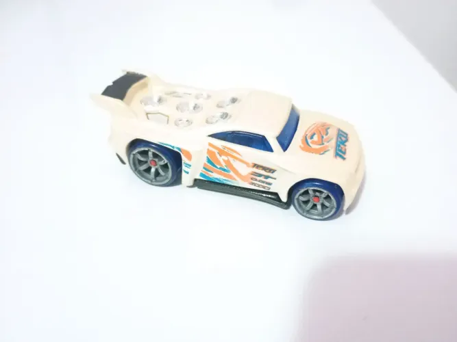 Hot Wheels Acceleracers - Bassline
