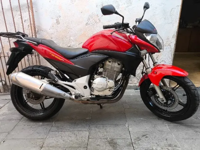 CB 300R 2012 Vermelha 61 mil km Original