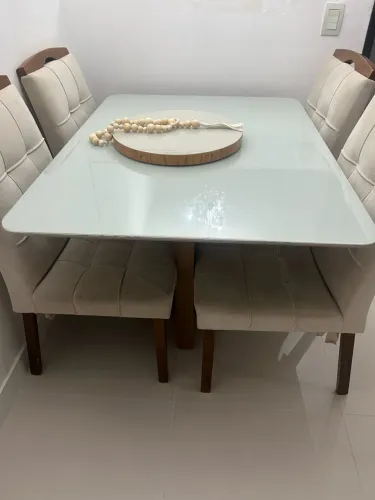 Mesa 120x90 ( tampo de vidro laqueado) MDF+ 4 cadeiras