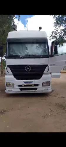 Caminhão Mercedes axson