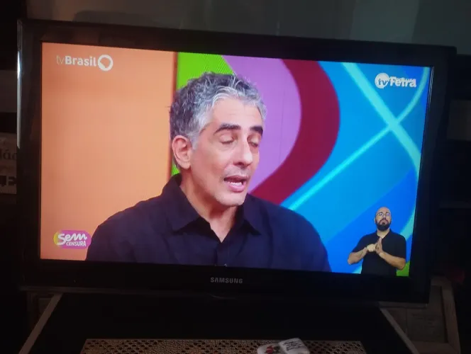 Tv Samsung LCD conversor digital HDMI USB controle 32 polegadas Não e Smart.