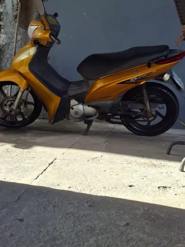 HONDA BIZ 125 EX - DOURADA