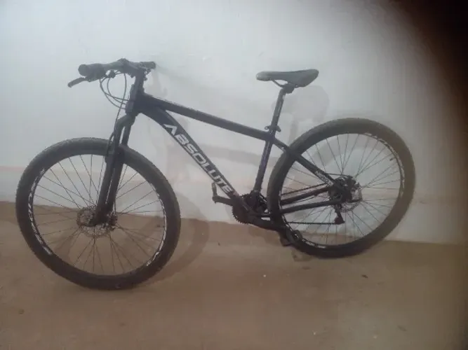 Bicicleta Absolute semi nova