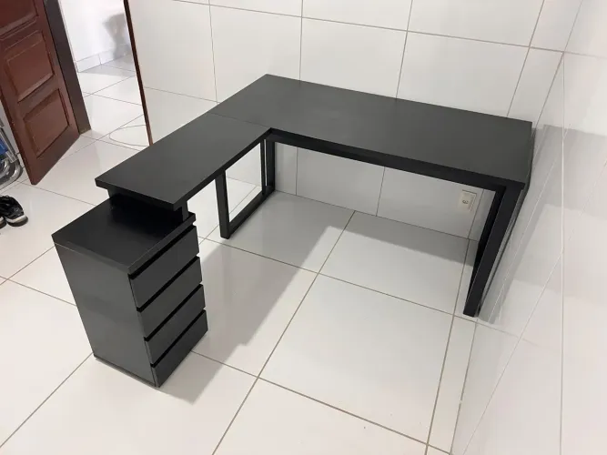 Mesa escritório em L