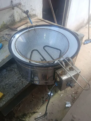 Vende se essa fritadeira elétrica