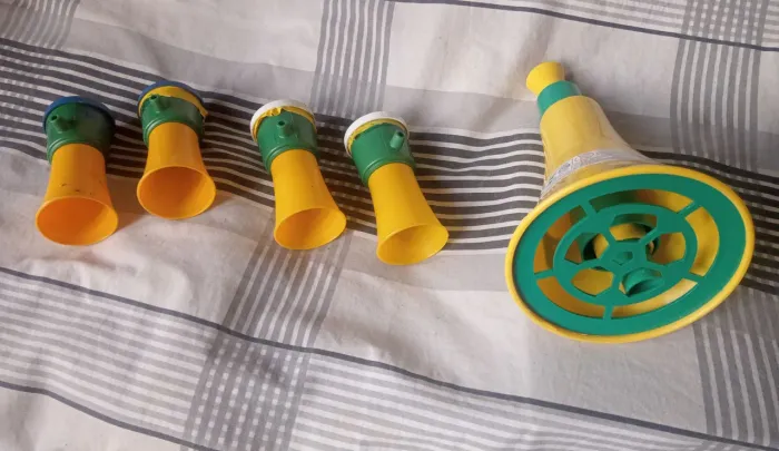 SUPER PROMOÇÃO DE 5 VUVUZELAS