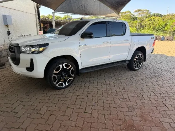 Toyota Hilux CD SR 4X4 2.8 TDI Diesel Aut. 2025