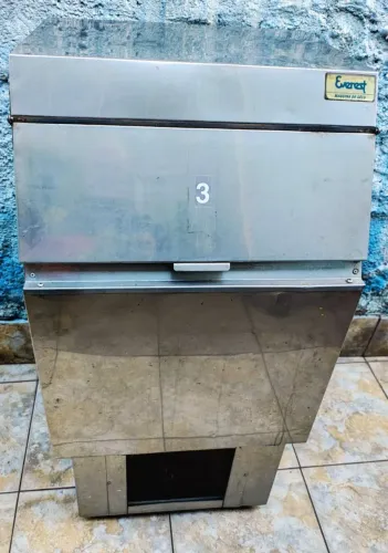Maquina de Gelo Everest 75KG