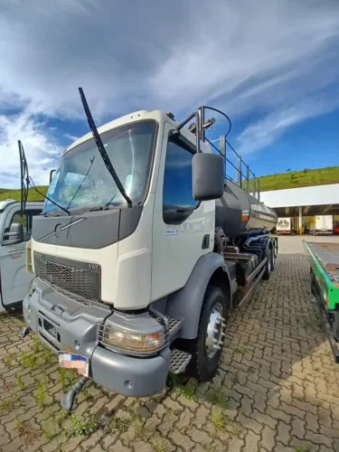 VOLVO VM 330 PIPA 2020/2021