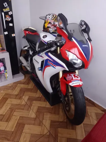 CBR 1000 RR ANO 2010