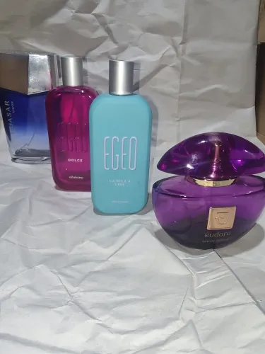 Lote de frascos vazios de várias fragrâncias de O Boticário e Eudora