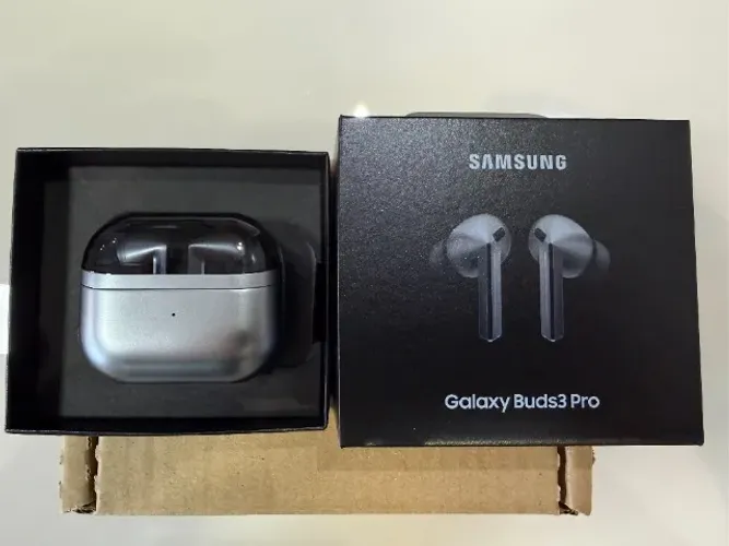 Samsung Galaxy Buds3 Pro Prata - Completo com NF e caixa - Impecável