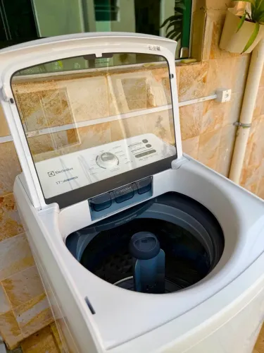 Máquina de Lavar Electrolux 17kg Branca Essential Care com Cesto Inox e Jet&Clean (LED17)