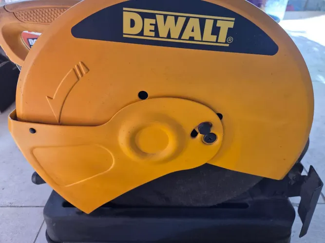 Policorte Dewalt 220v