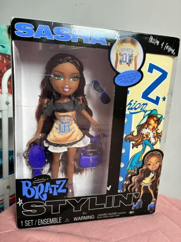 Sasha Bratz stylin lacrada
