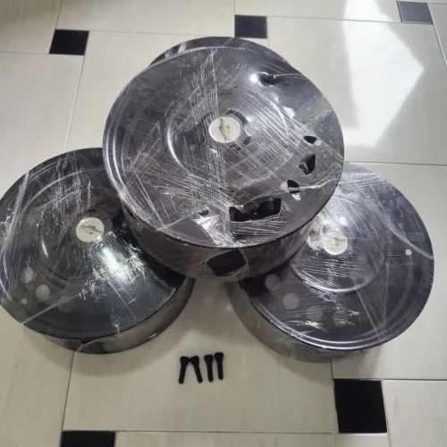 Rodas aro 14 da Montana; vai com calotinha e bicos/ válvula novos.