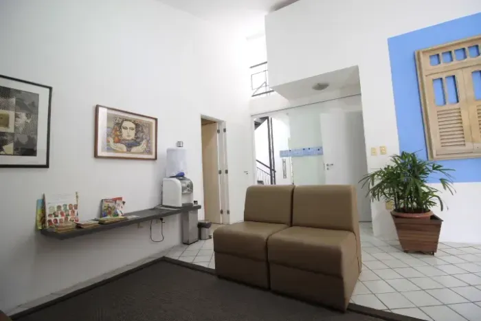 Casa reformada para venda Madalena com 170 m2 com 5 quartos 3 vagas - Recife - PE