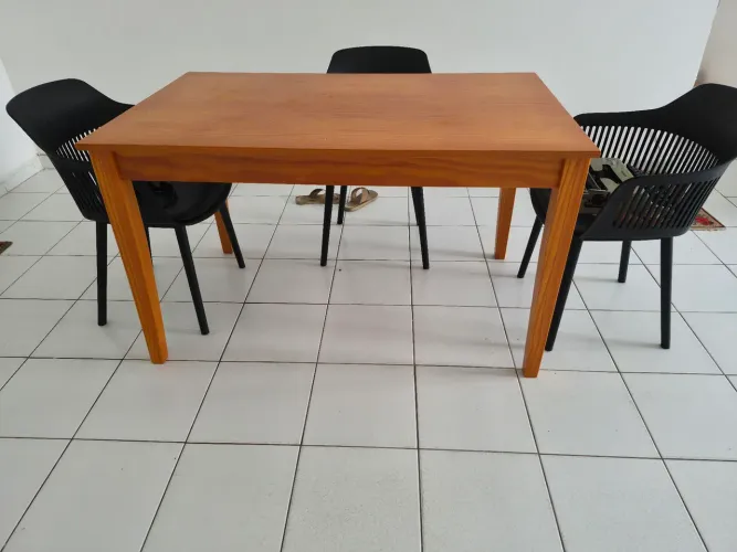 Mesa de Jantar/Escritório Madeira Tom Mel - Muito Conservada