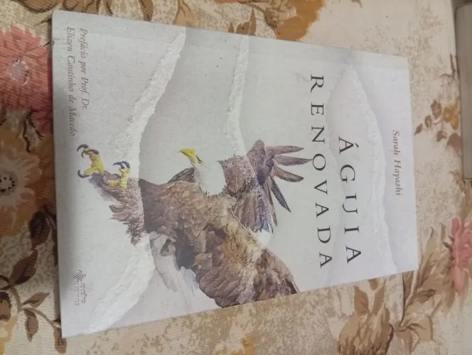 Livro Águia Renovada - Sarah Hayashi (Conservado)