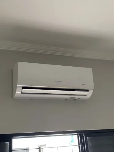 Ar condicionado MIDEA 9000btus com todos os materiais