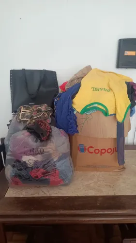 Lote de roupase bolsas