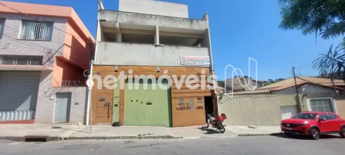 Prédio Comercial e Residencial com 900 m²; de Área Construída | Galpão + 2 Casas |