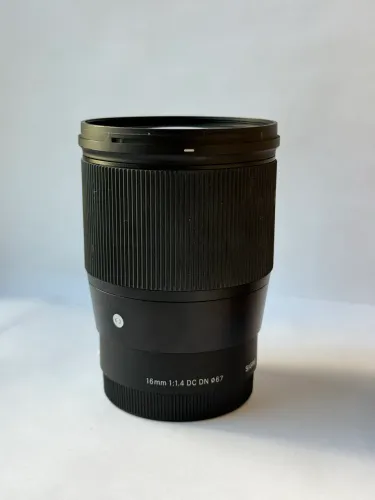 Sigma 16mm 1.4