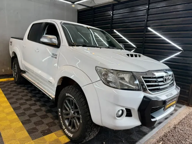 Toyota Hilux CD SRV D4-d 4X4 3.0 TDI Diesel AUT 2015