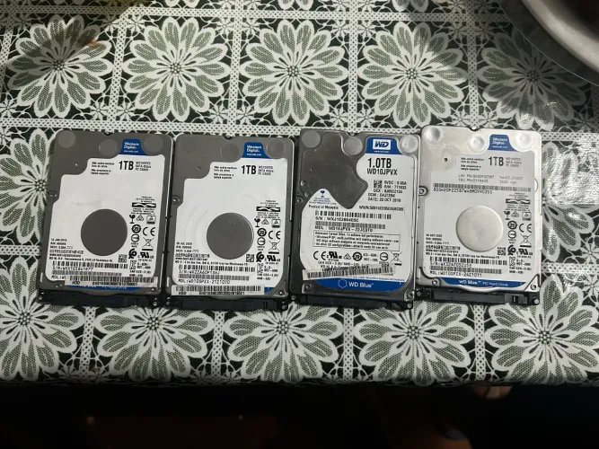 Vendo 4 Hd interno para notebook.