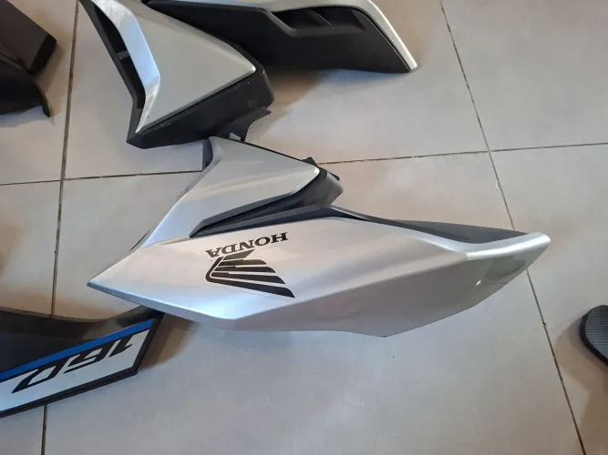 Carenagem titan 160