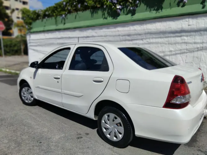Toyota Etios X Sedan 1.5 Flex 16V 4P Aut. 2020