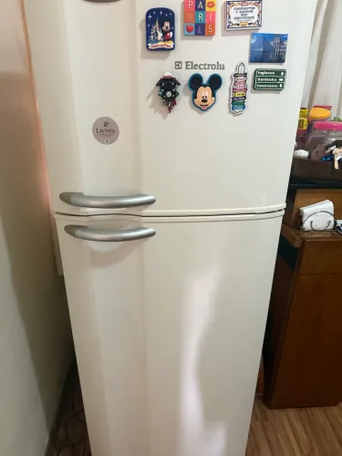 Geladeira Electrolux- 310L