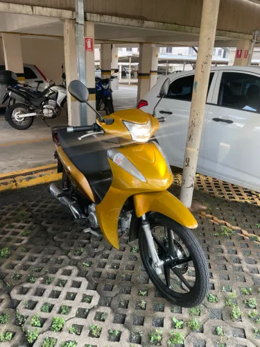 Honda Biz 125 Ex Dourada