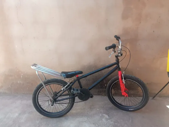 Bike aro 20 montadinha ACEITA TROCA