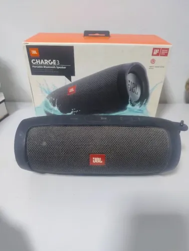 JBL charge 3 original acompanha 2 capas de silicone