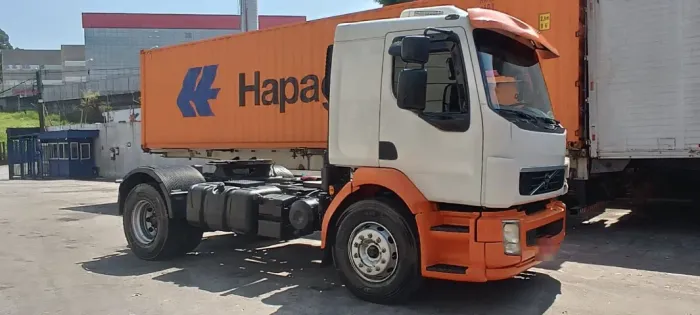 Volvo VM 330 4x2 2013 Cavalo Mecânico Euro 5 - Manual