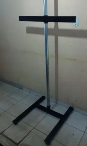 SUPORTE PARA TV MODELO PEDESTAL REGULÁVEL DE 32 A 66 POLEGADAS