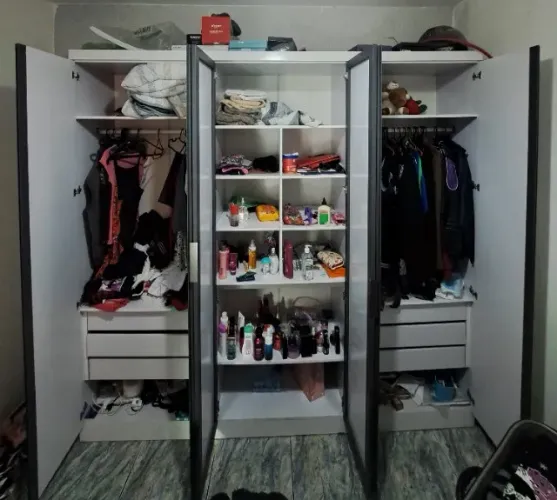 Guarda roupa com espelho, retirar no local. Capão Redondo.