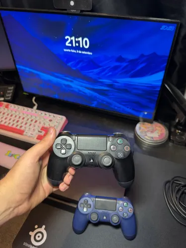 PS4 Slim - 1TB - 2 controles