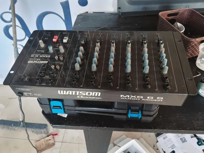 Mesa de som analógica 