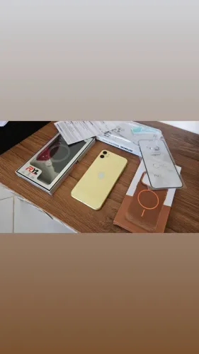 iPhone 11 64GB com Nota fiscal e brinde