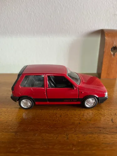 Carros Inesquecíveis no Brasil - FIAT UNO 1.5R